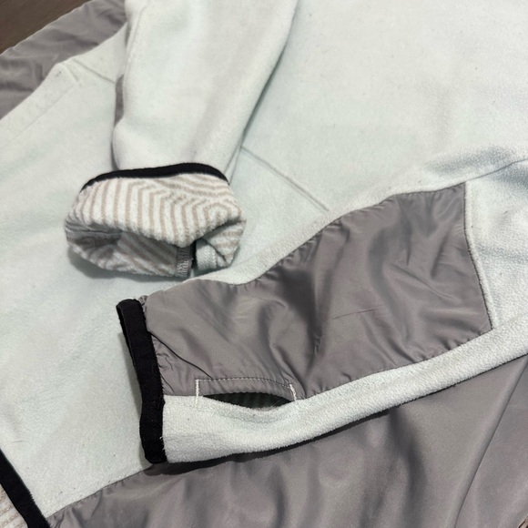 Under Armour Hooded Cold Gear Women’s M Fleece - Picture 2 of 8